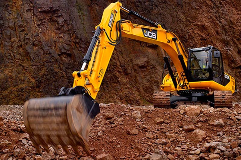 Escavadeira-JS-235-LC-JCB-1