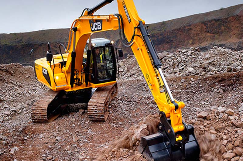 Escavadeira-JS-235-LC-JCB-4